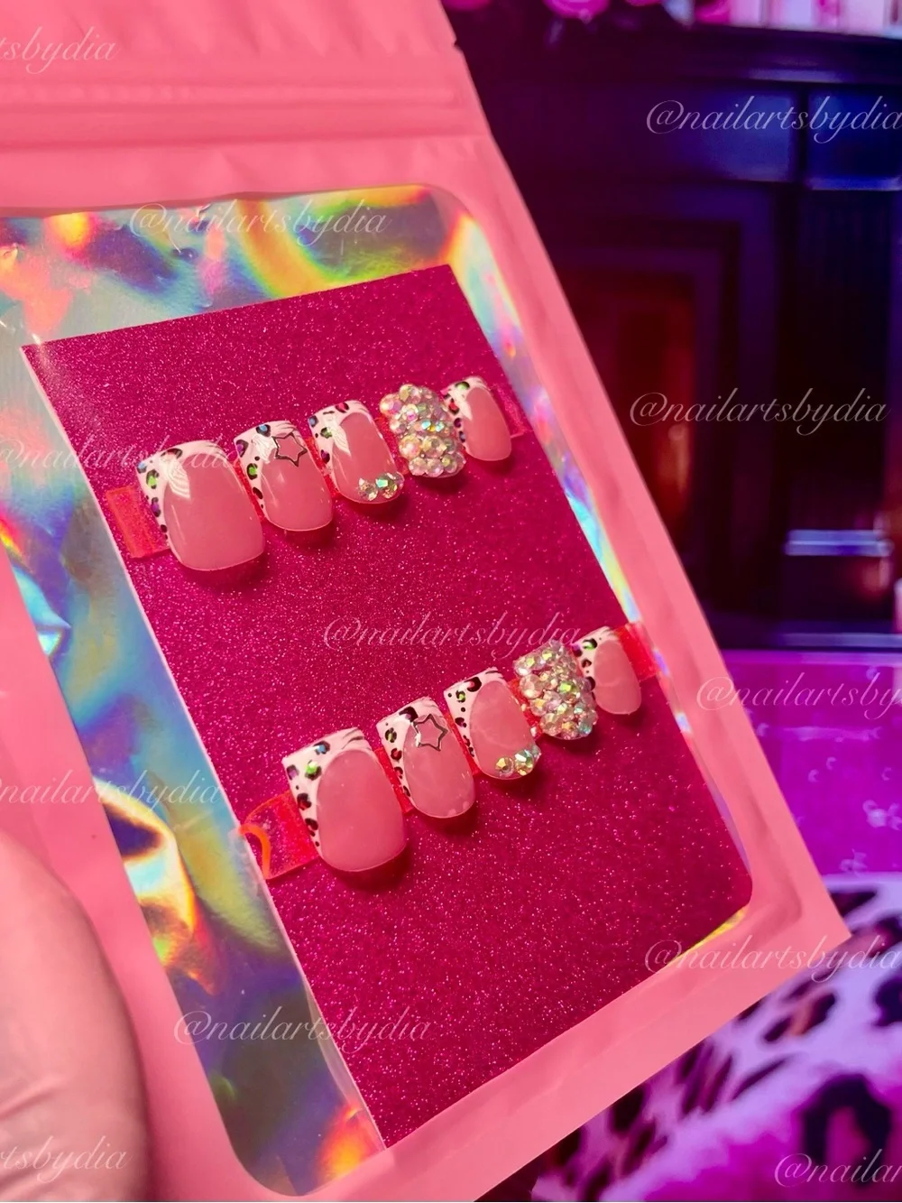 Authentic Nail Arts Press-On Set - animal print white French tips with Gems